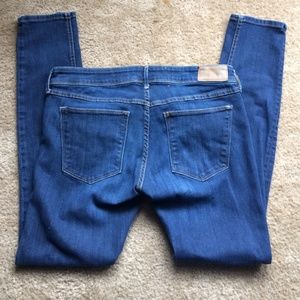 Low rise skinny jeans
