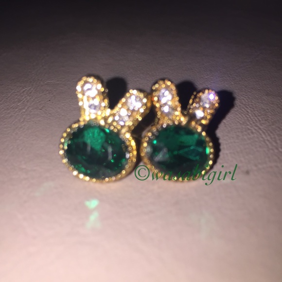 🛍BUNDLED🛍Green Rhinestone Bunny Earrings - Picture 3 of 4