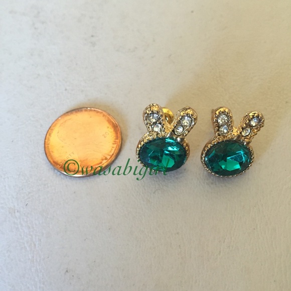 🛍BUNDLED🛍Green Rhinestone Bunny Earrings - Picture 4 of 4
