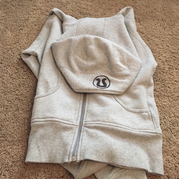 Lululemon athletica scuba jacket size 8