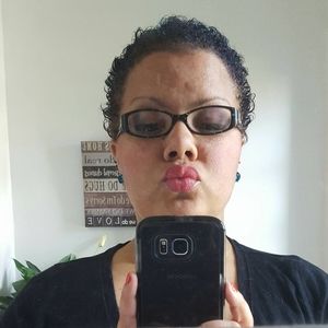 Meet your Posher, Michaela