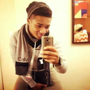 Meet your Posher, Levi