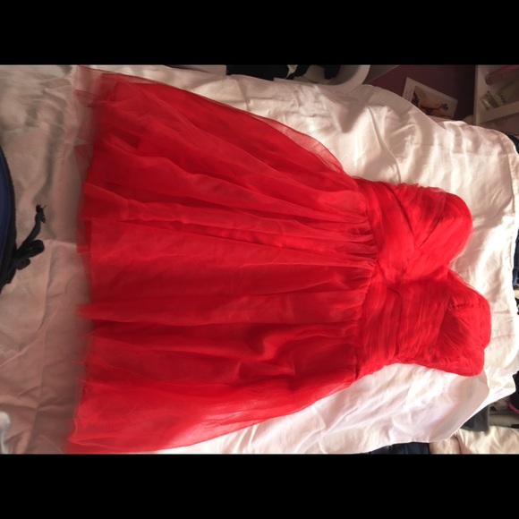 Red dress - Picture 1 of 3