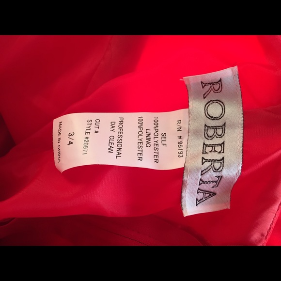 Red dress - Picture 2 of 3