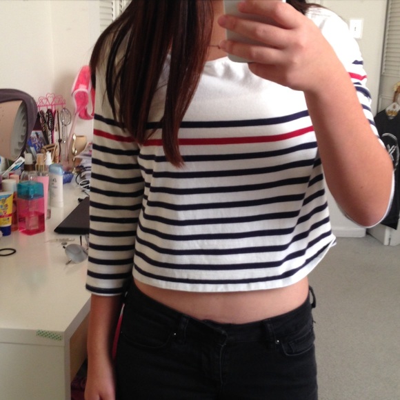 Striped cropped shirt