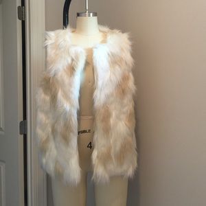 Forever 21 Faux Fur Vest (like new condition)
