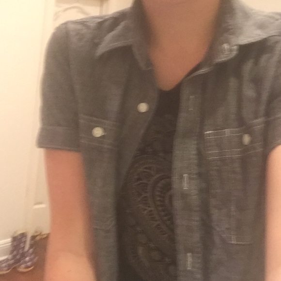 Grey short sleeve button down - Picture 3 of 4