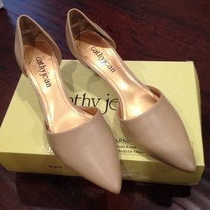 Worn once Cathy Jean d' oray pumps in nude