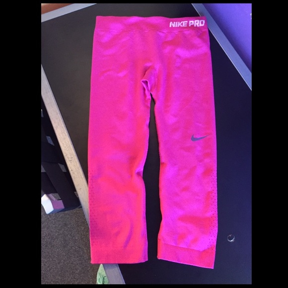 Nike pro Capris!