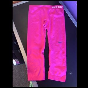 Nike pro Capris!