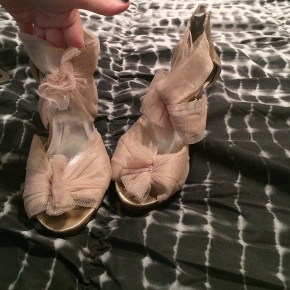 Champagne tool high heels