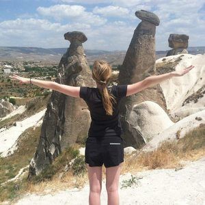 Meet your Posher, Laura