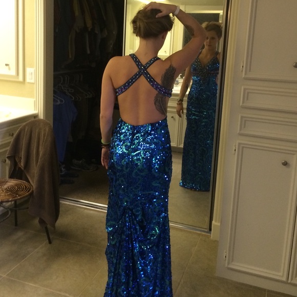 Prom dress blue sequence . Gorgeous never worn. - Picture 2 of 4