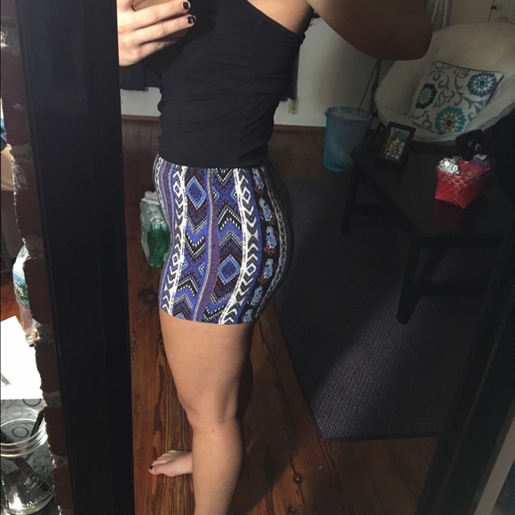 Printed Aztec shorts - Picture 3 of 4