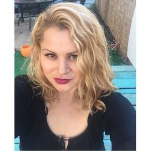 Meet your Posher, Gina