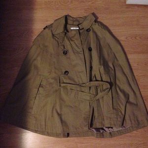 Pocketless over the shoulder fall jacket