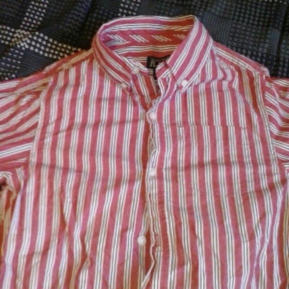 3 boys button down shirtts - Picture 3 of 4