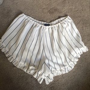 Brandy Melville white stripped vodi shorts