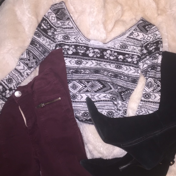 Forever 21 Aztec Cropped Longsleeve Top