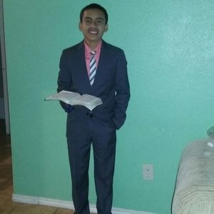 Meet your Posher, Moises