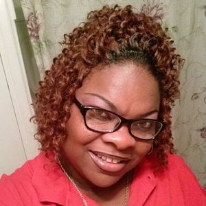 Meet your Posher, Kenisha