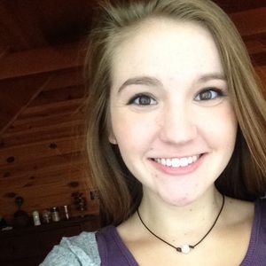 Meet your Posher, Clara