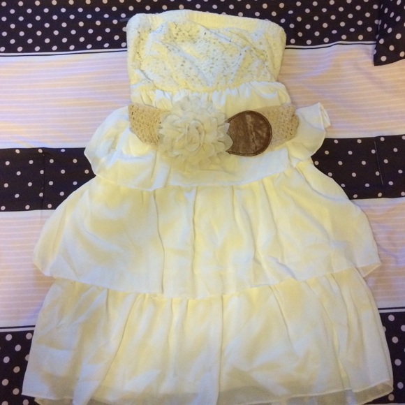 Adorable strapless dress