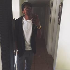 Meet your Posher, Lazaro