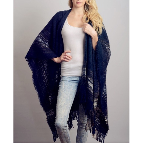 CLEARANCE Plaid Print Poncho Wrap Shrug - Picture 3 of 4