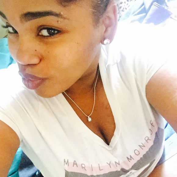 Meet your Posher, Janay