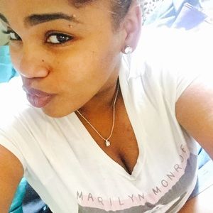 Meet your Posher, Janay