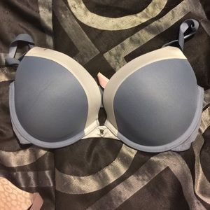 34DD excellent condition. Padded