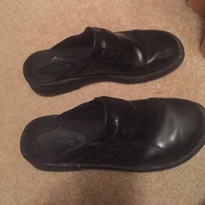 Clarke leather clogs