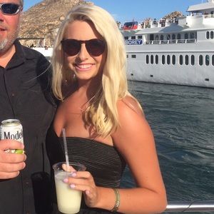 Meet your Posher, Abby