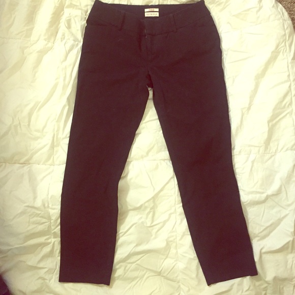 Merona size 4 black capris