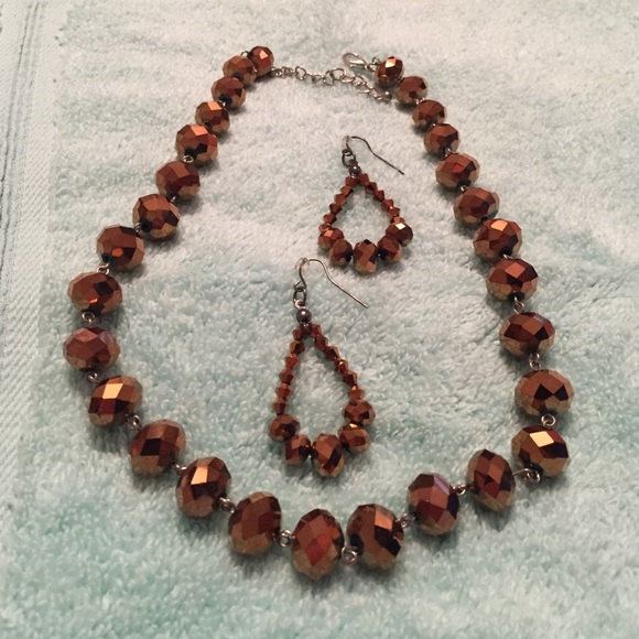 Cato necklace and earring set - Picture 1 of 3