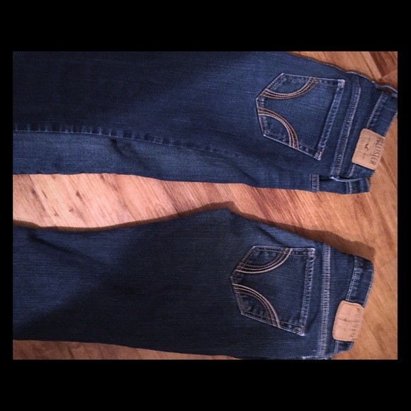 Two pairs of hollister size 1 jeans