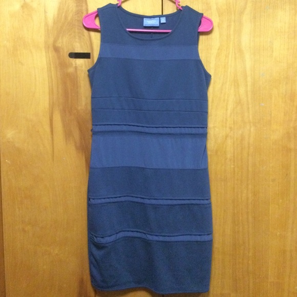 VERA WANG slim fitting dress