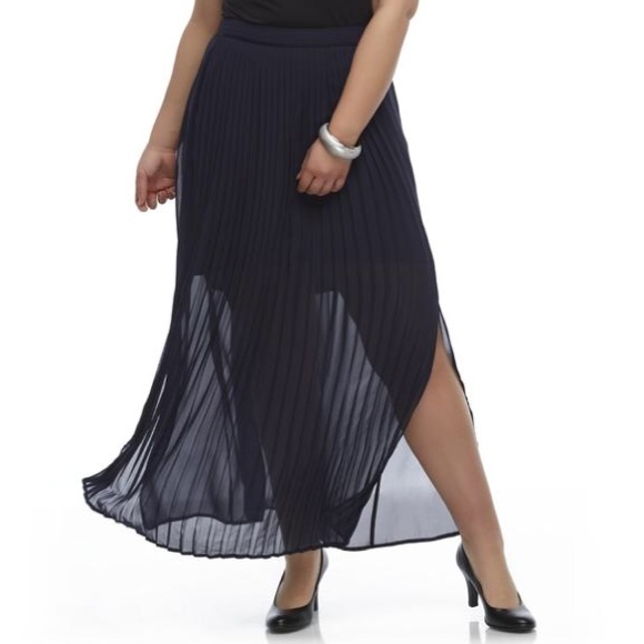 SOLD✨💙2xHP💙✨🆕Pleated chiffon navy maxiskirt 3x - Picture 4 of 4