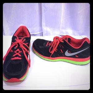 Nike Woman's Dual Fusionlite