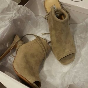 Suede Steve Madden size 7 heels
