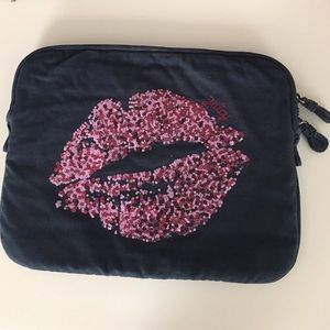 JUICY smooch computer case!