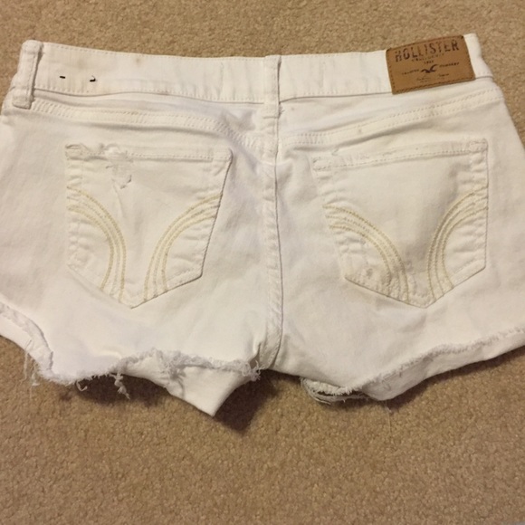 White hollister shorts - Picture 2 of 2