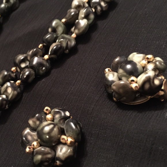 Necklace and earring set - Picture 2 of 2