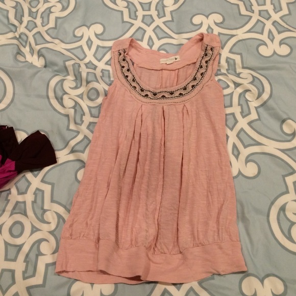 pink embroidered tank top - Picture 1 of 2