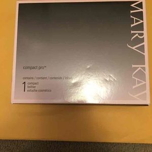 Mary Kay compact