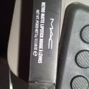 Ruby woo MAC LIPSTICK