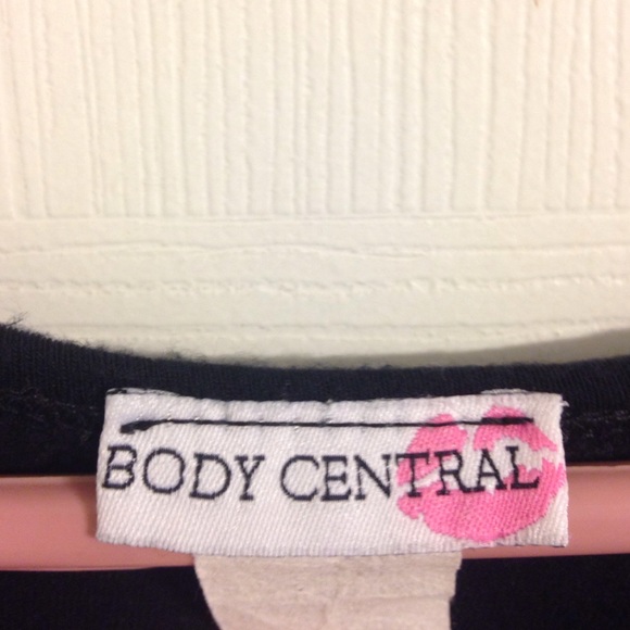 A dress - Picture 4 of 4