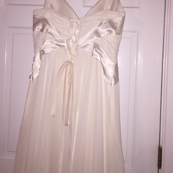 Wedding dress - Picture 3 of 4