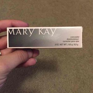 Concealer brand new. Beige 2